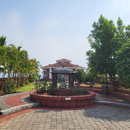Paras Holiday Home Satara Ngoại thất bức ảnh