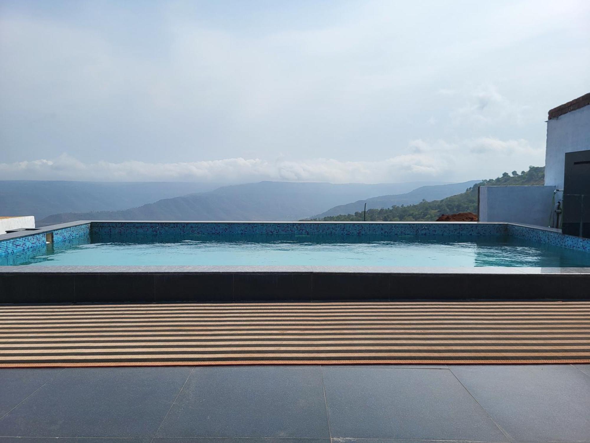 Paras Holiday Home Satara Ngoại thất bức ảnh