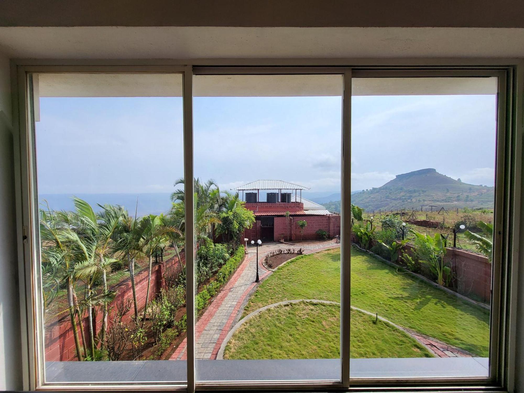 Paras Holiday Home Satara Ngoại thất bức ảnh